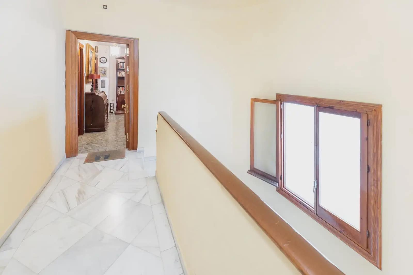 Wohnung zu verkaufen in Granada Stadt - 250.000 € (Ref: 9837387)
