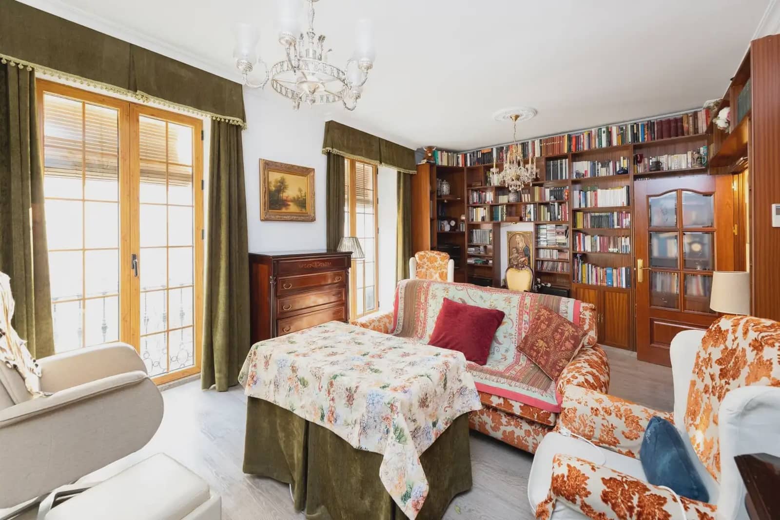 Wohnung zu verkaufen in Granada Stadt - 250.000 € (Ref: 9837387)