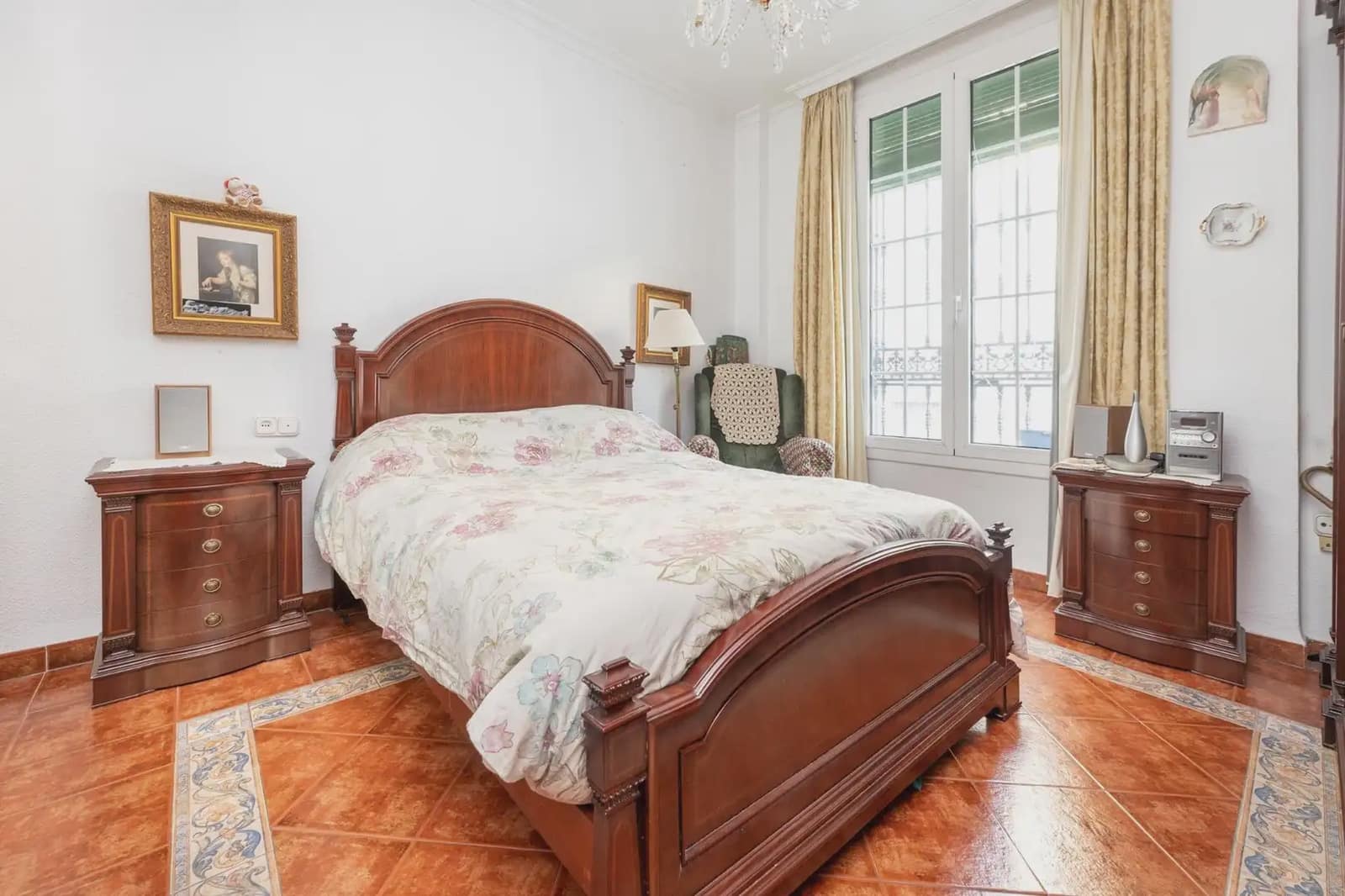Wohnung zu verkaufen in Granada Stadt - 250.000 € (Ref: 9837387)