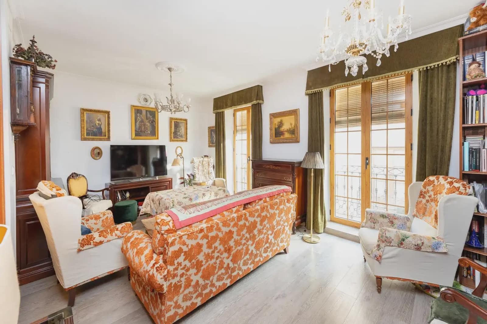 Wohnung zu verkaufen in Granada Stadt - 250.000 € (Ref: 9837387)