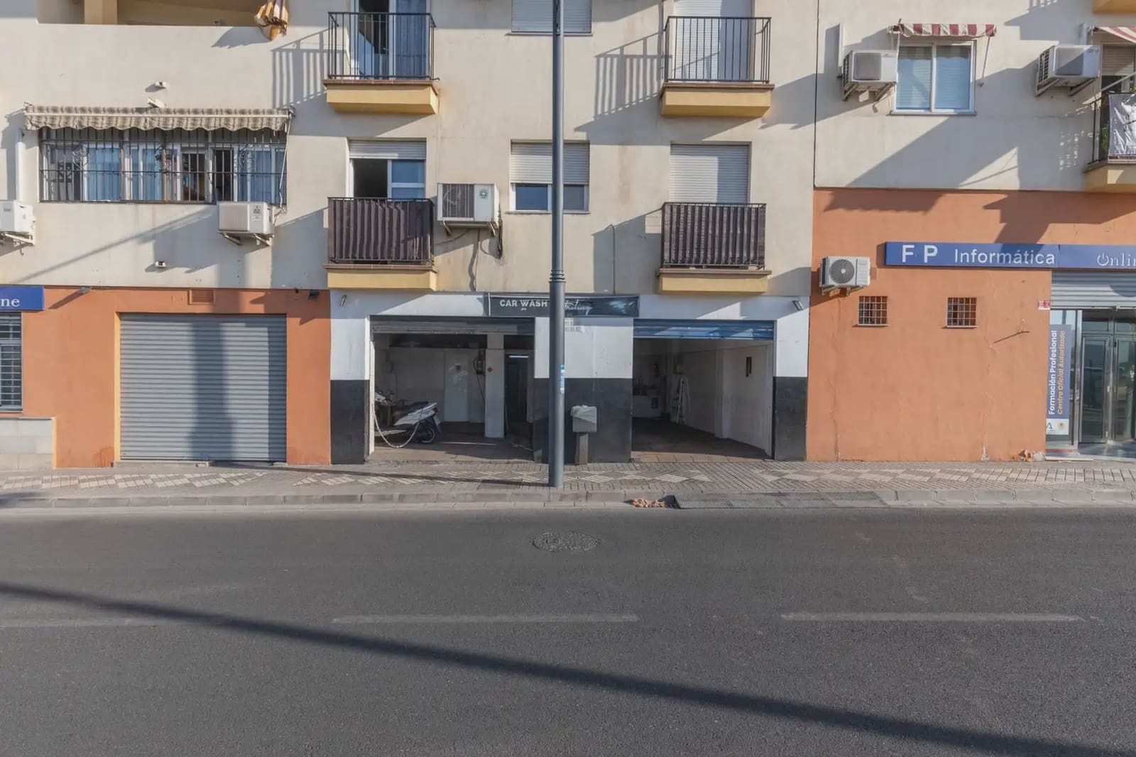 Local Comercial en Maracena en venta - 149.000 € (Ref: 9837388)