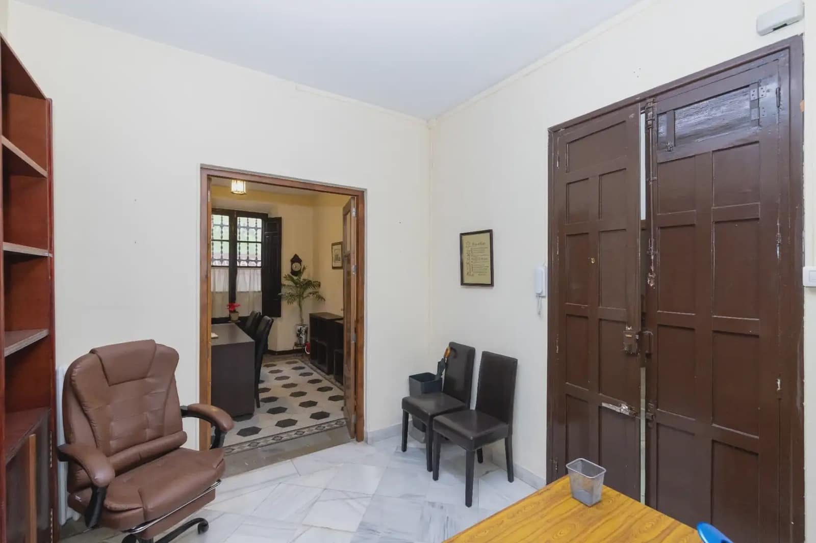 Office for rent in Granada city - € 650 (Ref: 9837390)