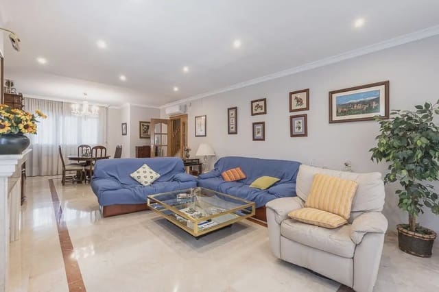 Semi-detached Villa for sale in Figares, Granada city with pool garage - € 945,000 (Ref: 9837393)