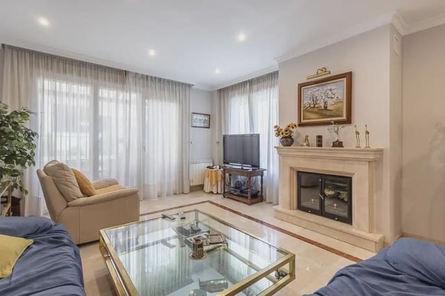 Semi-detached Villa for sale in Figares, Granada city with pool garage - € 945,000 (Ref: 9837393)