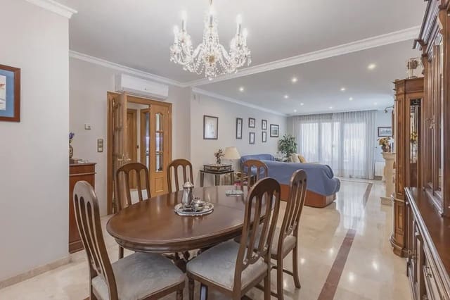 Semi-detached Villa for sale in Figares, Granada city with pool garage - € 945,000 (Ref: 9837393)