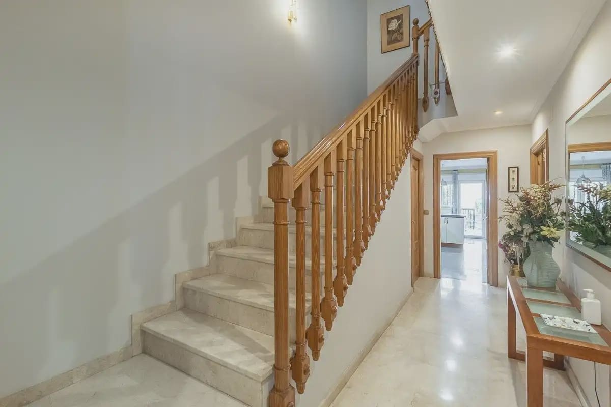 Semi-detached Villa for sale in Granada city with pool garage - € 945,000 (Ref: 9837393)