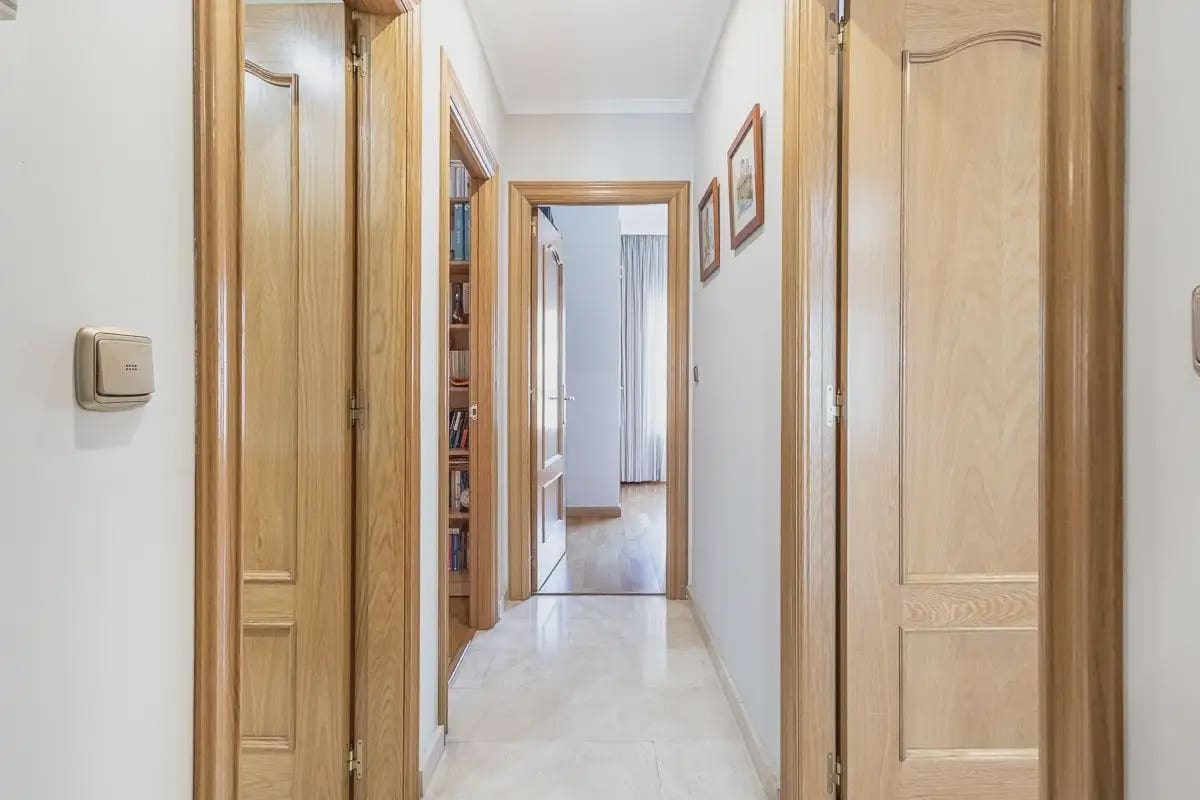 Semi-detached Villa for sale in Granada city with pool garage - € 945,000 (Ref: 9837393)