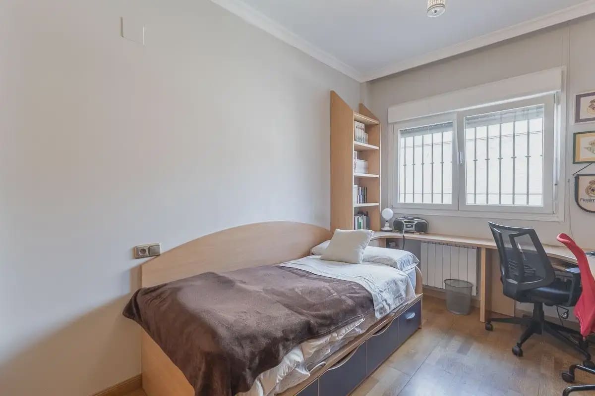 Semi-detached Villa for sale in Granada city with pool garage - € 945,000 (Ref: 9837393)