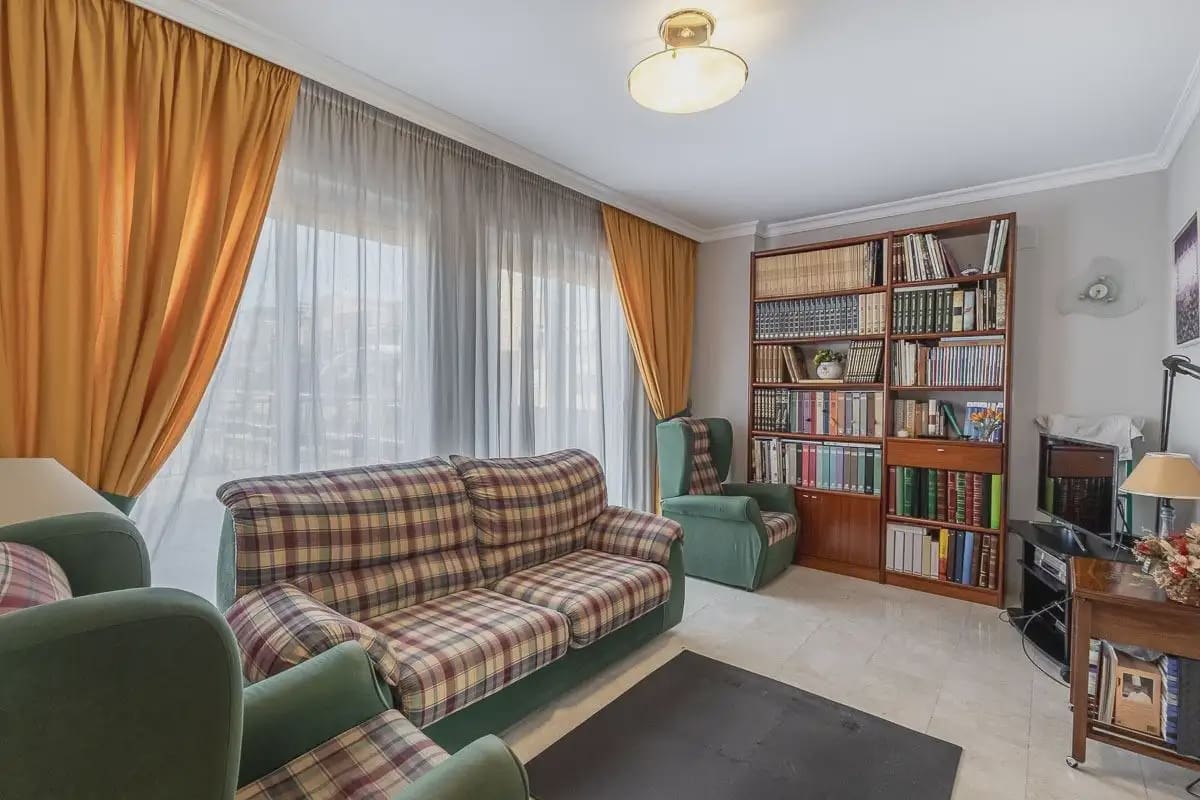 Semi-detached Villa for sale in Granada city with pool garage - € 945,000 (Ref: 9837393)