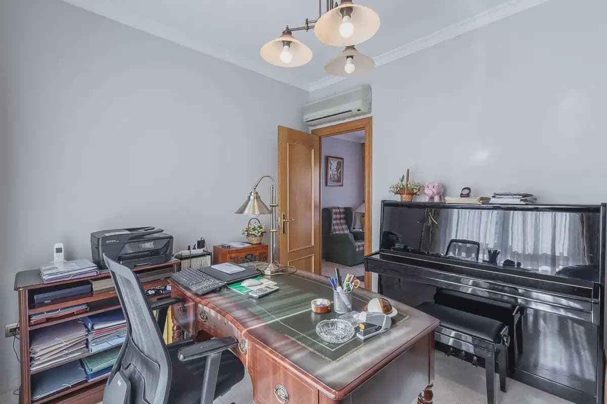 Semi-detached Villa for sale in Granada city with pool garage - € 945,000 (Ref: 9837393)