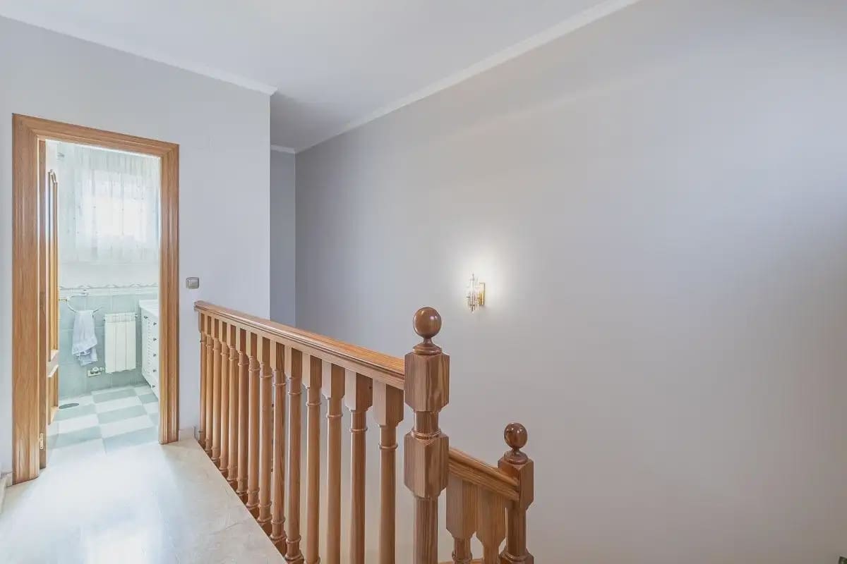Semi-detached Villa for sale in Granada city with pool garage - € 945,000 (Ref: 9837393)