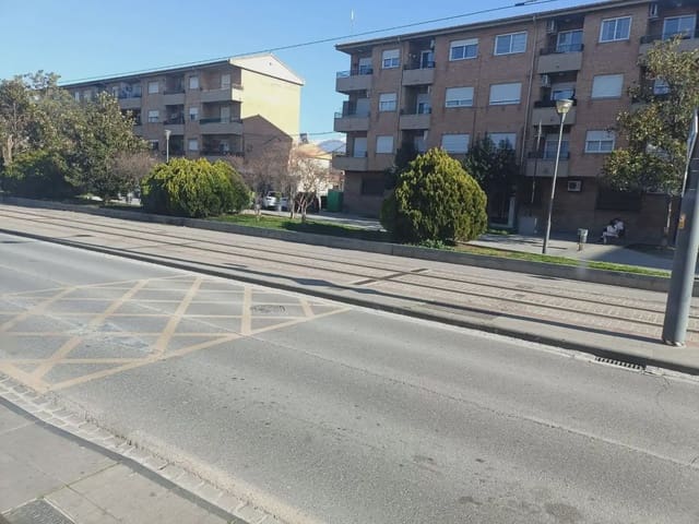Kommersiell til leie i Armilla - € 2 500 (Ref: 9837394)
