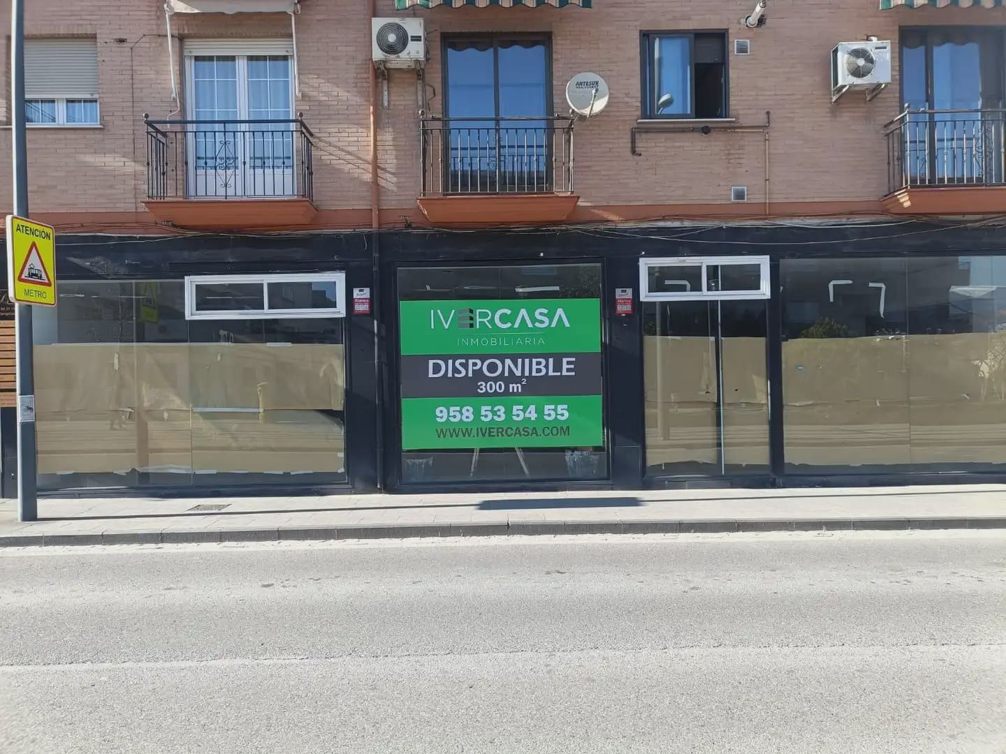 Kommersiell til leie i Armilla - € 2 500 (Ref: 9837394)