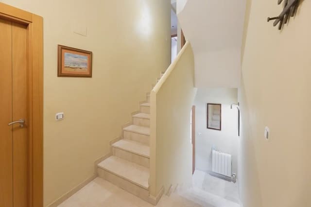 4 camera da letto Villetta a Schiera in vendita in Carretera de la Sierra, Granada città con piscina garage - 430.000 € (Rif: 9837395)