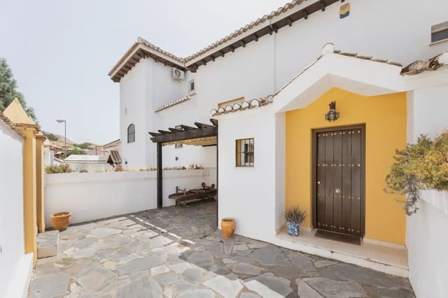 4 camera da letto Villetta a Schiera in vendita in Carretera de la Sierra, Granada città con piscina garage - 430.000 € (Rif: 9837395)