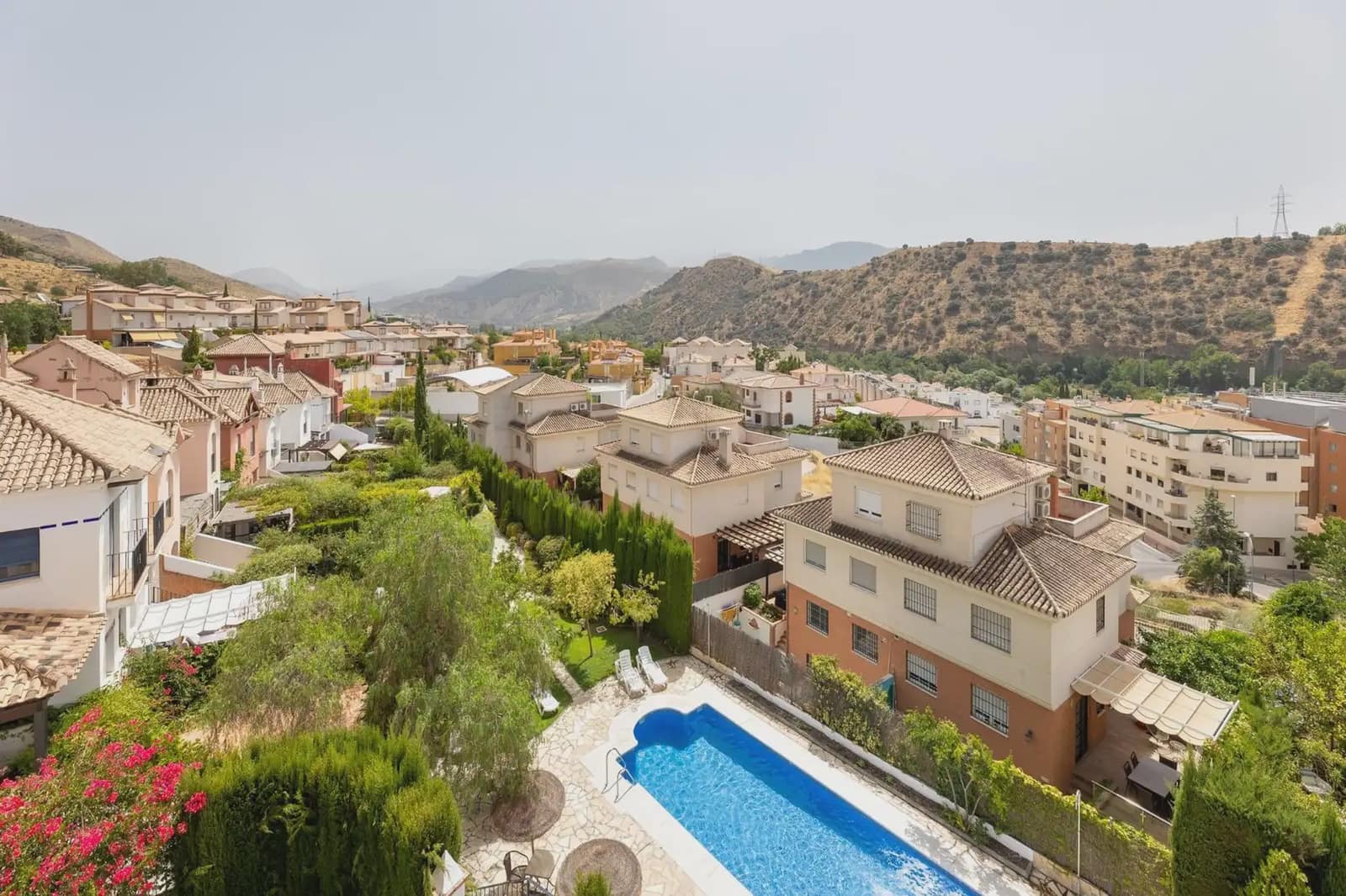 4 camera da letto Villetta a Schiera in vendita in Granada citta con piscina garage - 430.000 € (Rif: 9837395)