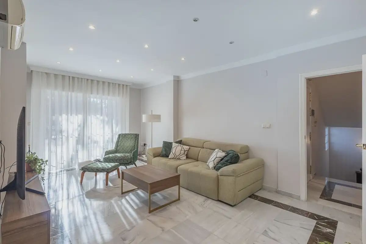 Terraced Villa for sale in Motril with garage - € 460,000 (Ref: 9837396)