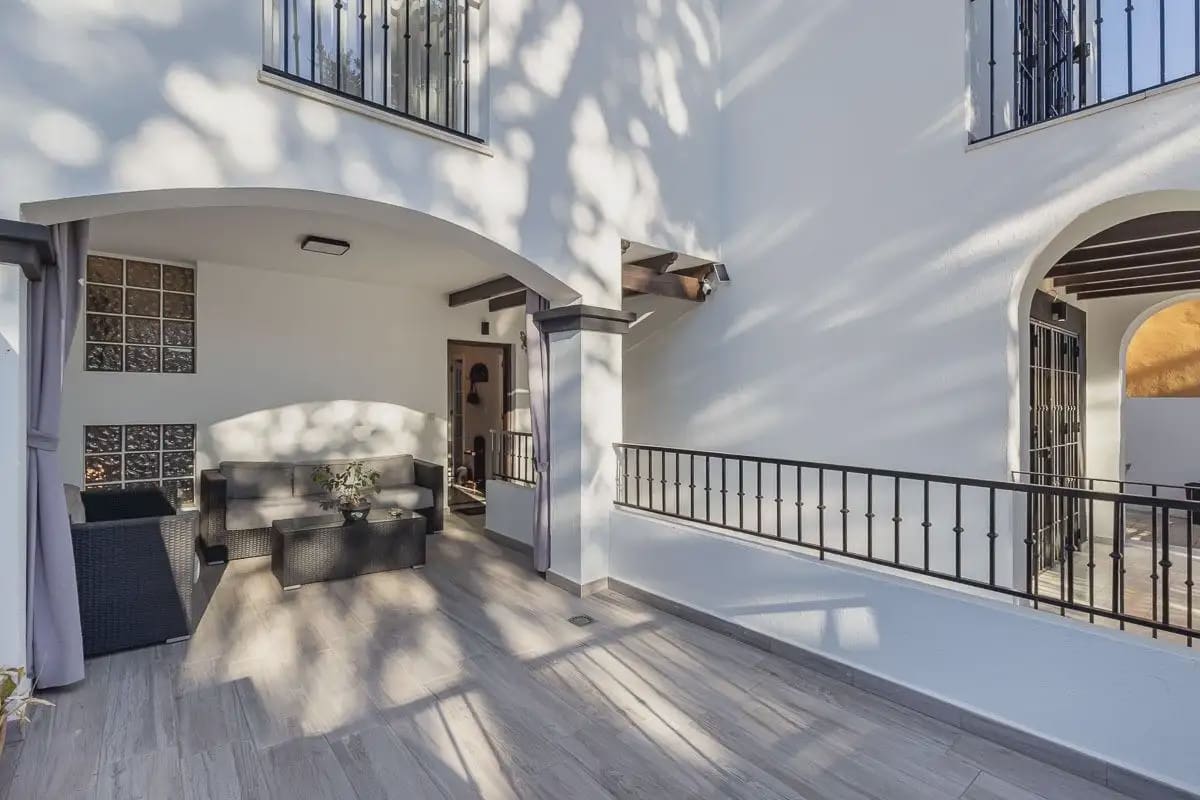 Terraced Villa for sale in Motril with garage - € 460,000 (Ref: 9837396)