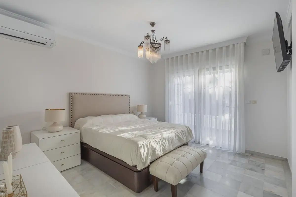 Terraced Villa for sale in Motril with garage - € 460,000 (Ref: 9837396)