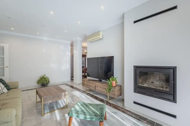 Reihenhaus zu verkaufen in Motril mit Garage - 460.000 € (Ref: 9837396)