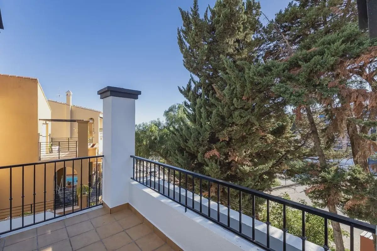 Terraced Villa for sale in Motril with garage - € 460,000 (Ref: 9837396)