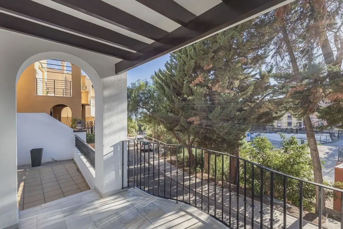 Terraced Villa for sale in Motril with garage - € 460,000 (Ref: 9837396)