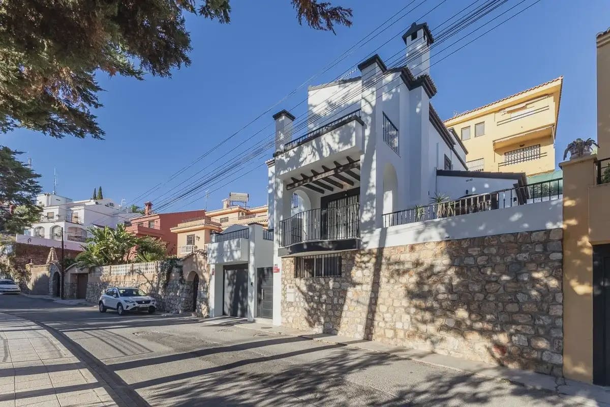 Terraced Villa for sale in Motril with garage - € 460,000 (Ref: 9837396)