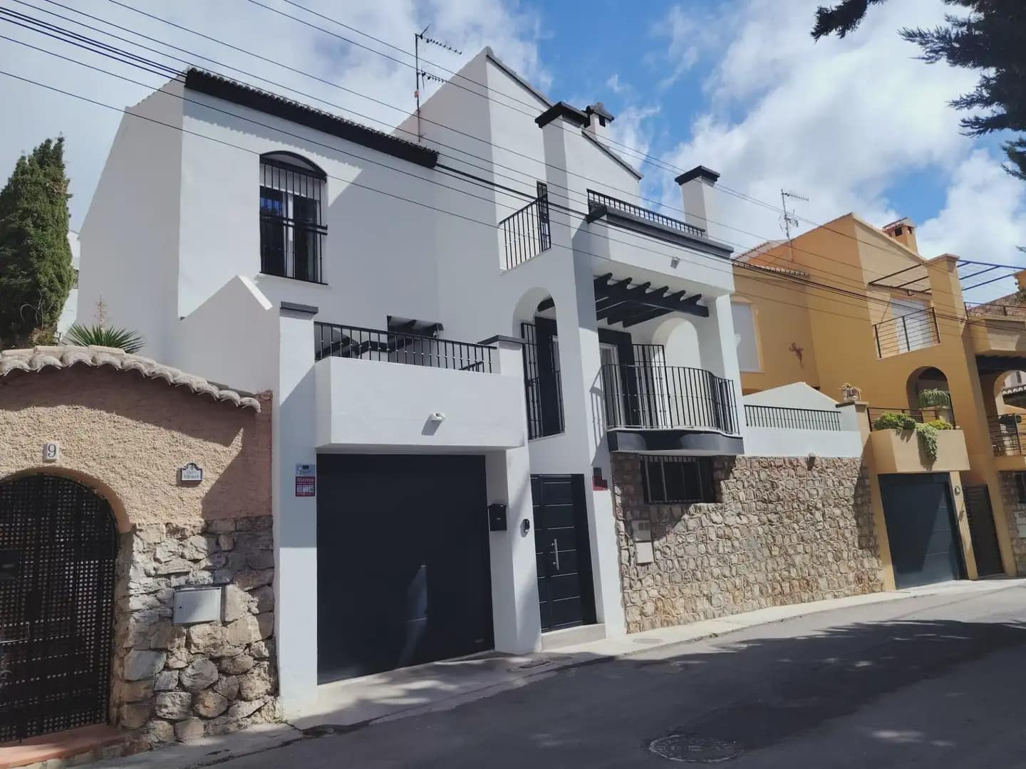 Terraced Villa for sale in Motril with garage - € 460,000 (Ref: 9837396)