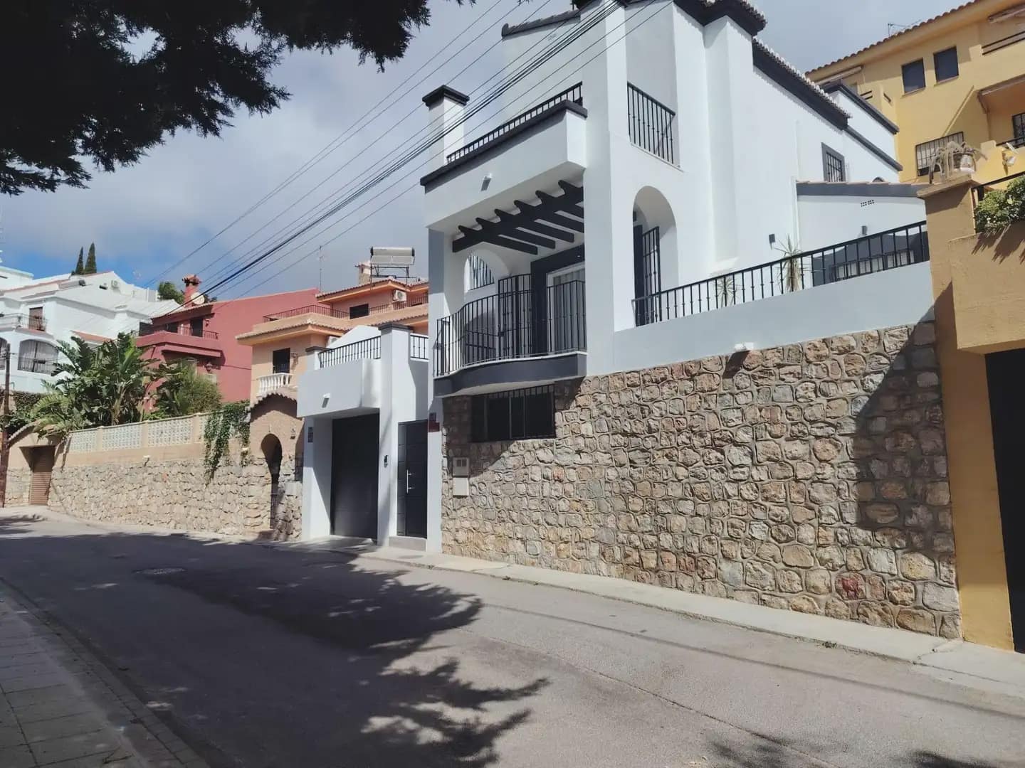 Terraced Villa for sale in Motril with garage - € 460,000 (Ref: 9837396)