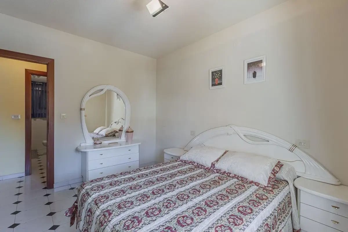 Flat for sale in Almunecar with garage - € 289,000 (Ref: 9837397)