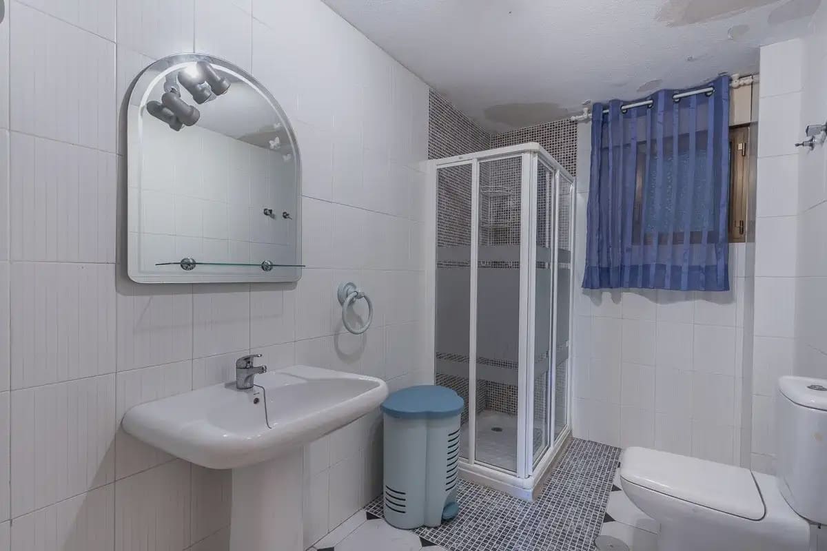 Flat for sale in Almunecar with garage - € 289,000 (Ref: 9837397)