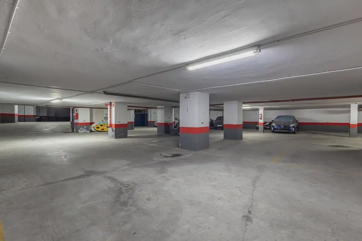 Flat for sale in Almunecar with garage - € 289,000 (Ref: 9837397)