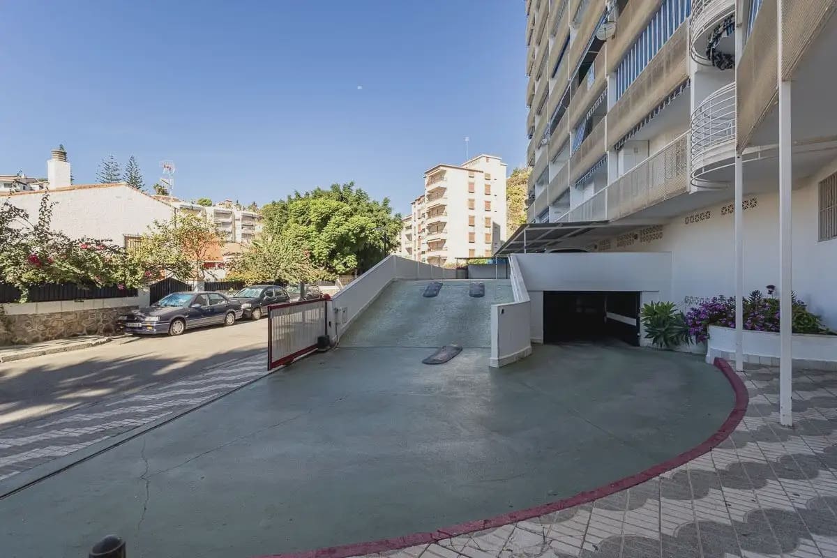 Flat for sale in Almunecar with garage - € 289,000 (Ref: 9837397)