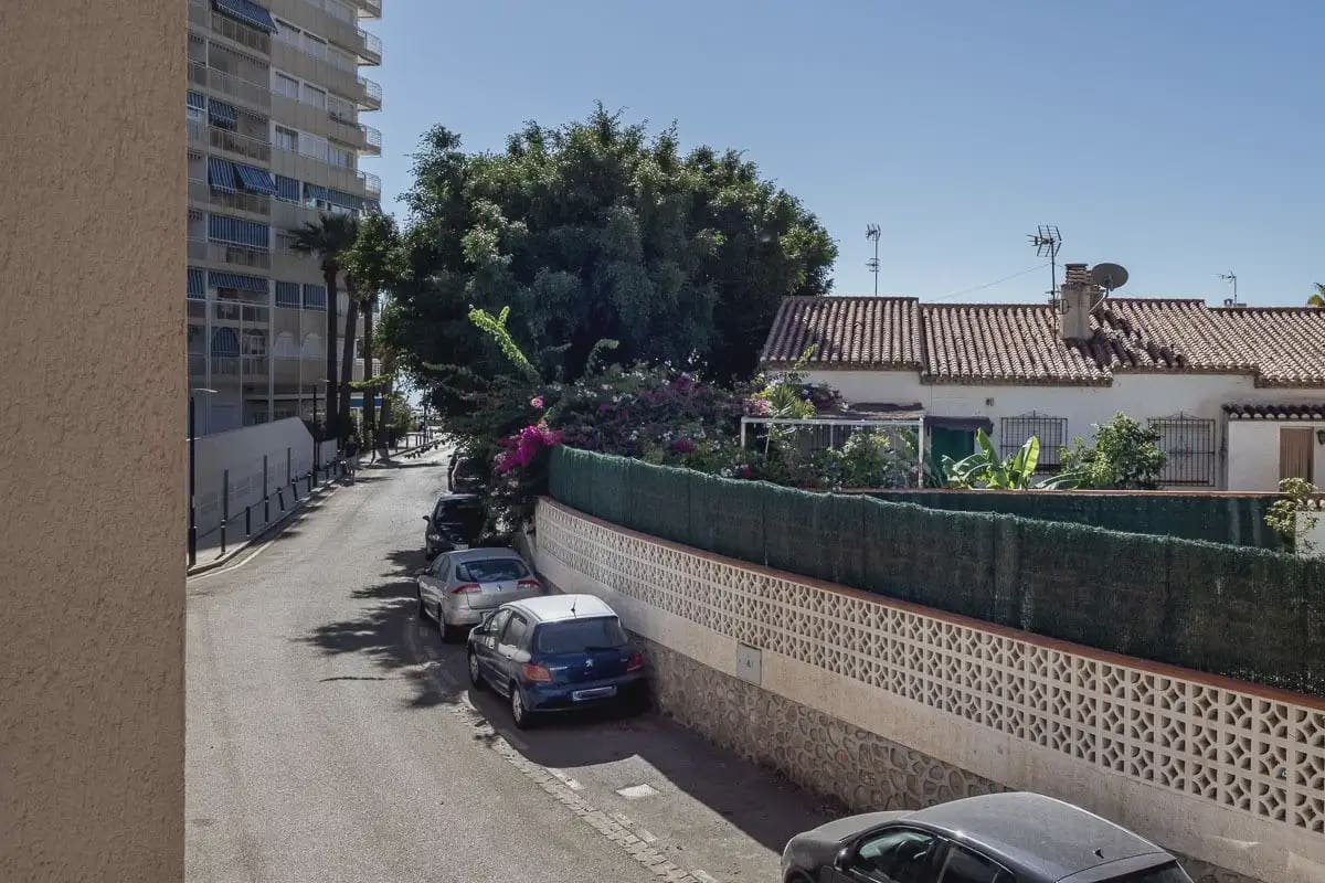 Flat for sale in Almunecar with garage - € 289,000 (Ref: 9837397)