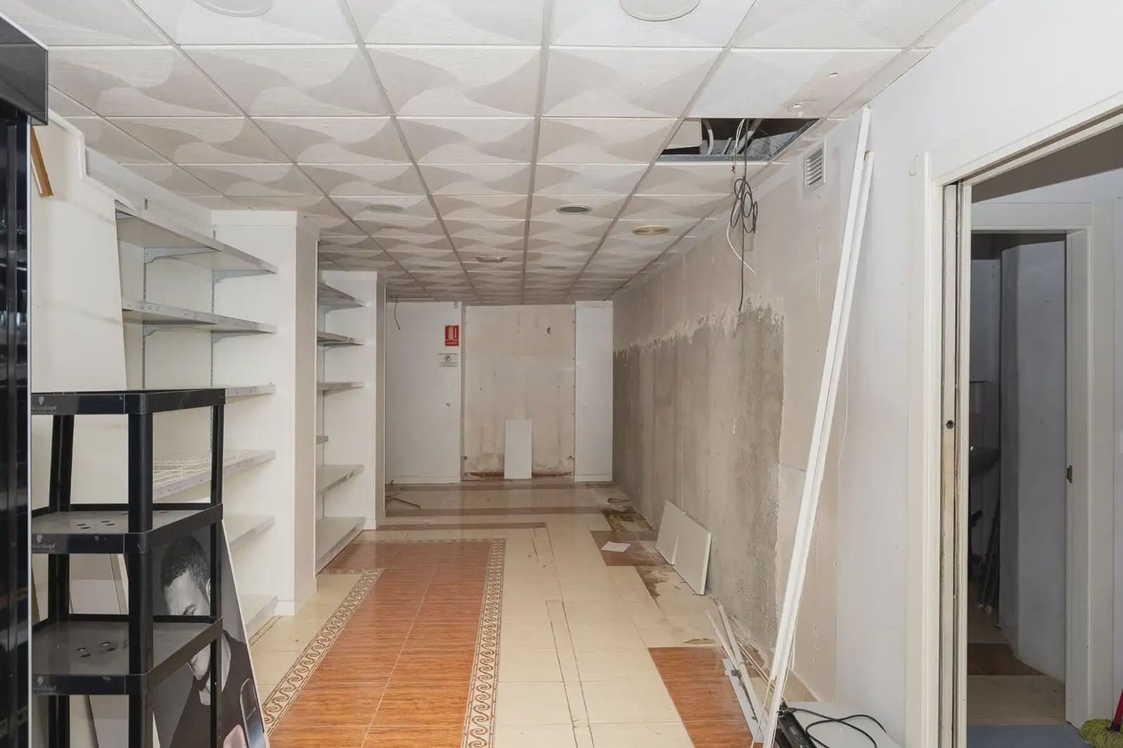 Commercial for sale in Santa Fe - € 195,000 (Ref: 9837398)