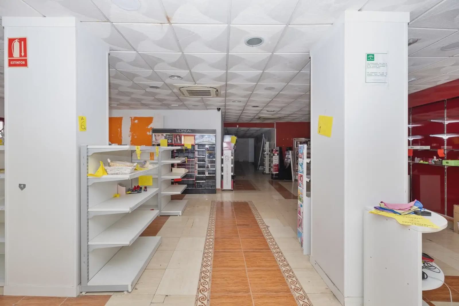 Commercial for sale in Santa Fe - € 195,000 (Ref: 9837398)