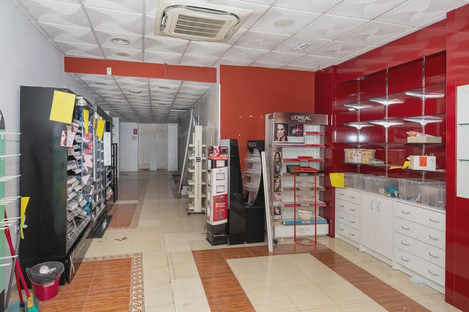Commercial for sale in Santa Fe - € 195,000 (Ref: 9837398)