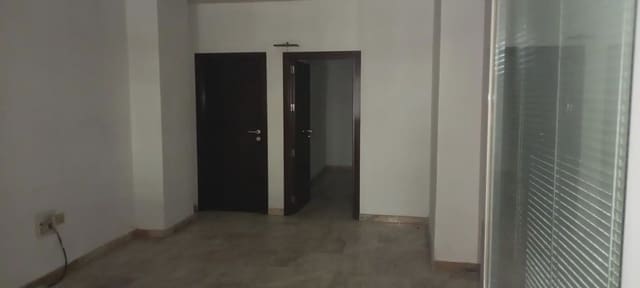 Comercial para arrendar em Figares, Granada cidade - 1 200 € (Ref: 9837399)