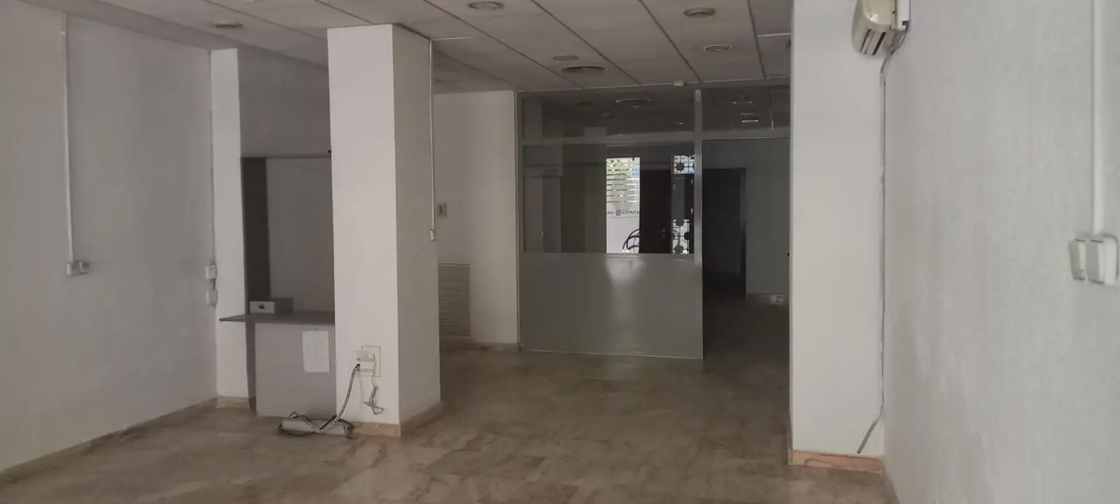 Comercial para arrendar em Granada cidade - 1 200 € (Ref: 9837399)