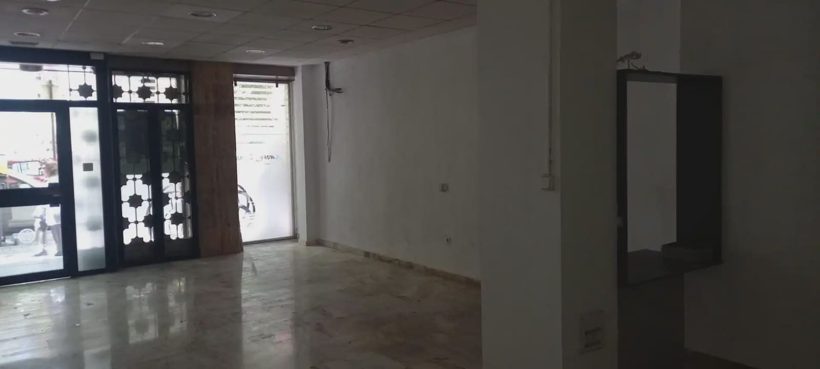 Comercial para arrendar em Granada cidade - 1 200 € (Ref: 9837399)