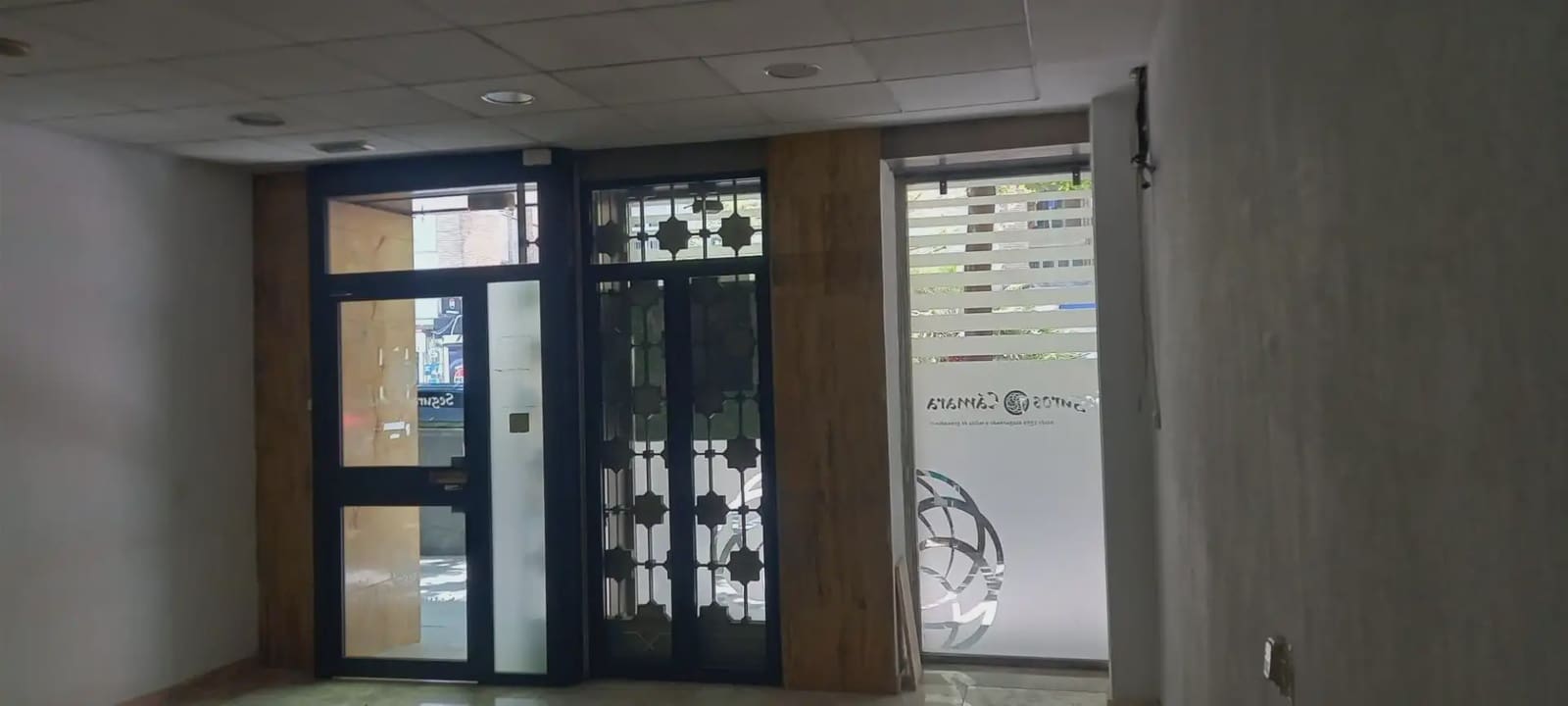 Comercial para arrendar em Granada cidade - 1 200 € (Ref: 9837399)