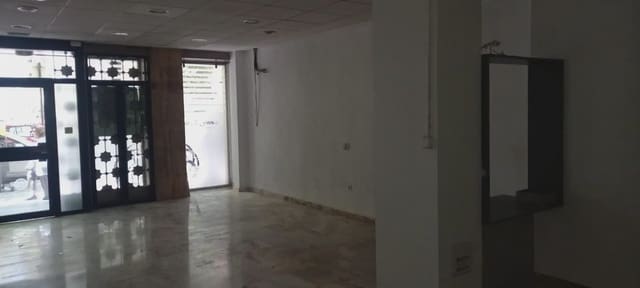 Comercial para arrendar em Figares, Granada cidade - 1 200 € (Ref: 9837399)
