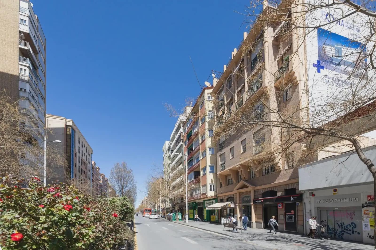 Comercial para arrendar em Granada cidade - 1 200 € (Ref: 9837399)