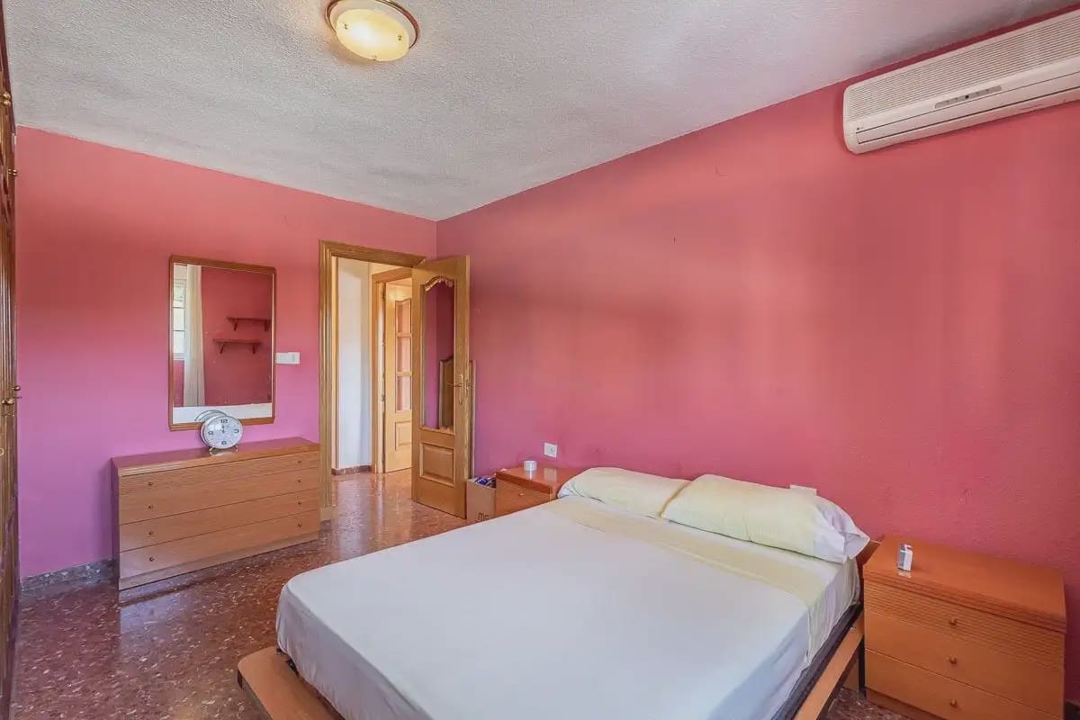 Lägenhet till salu i Granada stad med garage - 315 000 € (Ref: 9837401)