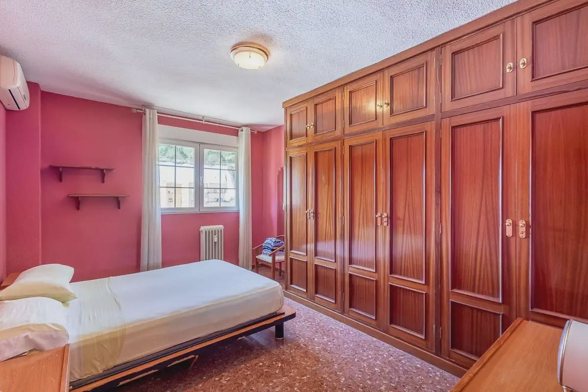 Lägenhet till salu i Granada stad med garage - 315 000 € (Ref: 9837401)