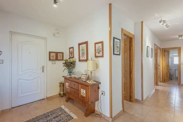Villa til salgs i Gójar med svømmebasseng garasje - € 410 000 (Ref: 9837402)
