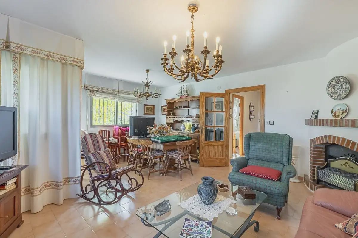Villa for sale in Gojar with pool garage - € 410,000 (Ref: 9837402)