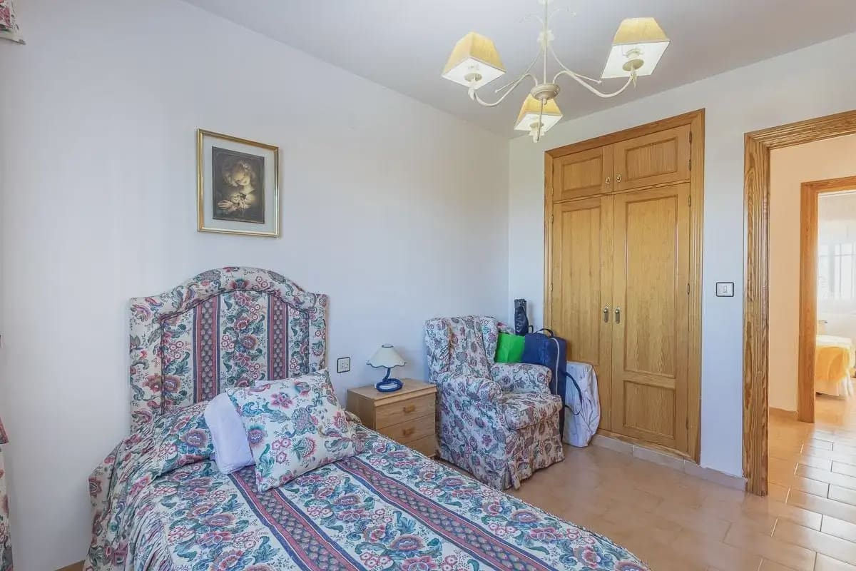 Villa for sale in Gojar with pool garage - € 410,000 (Ref: 9837402)