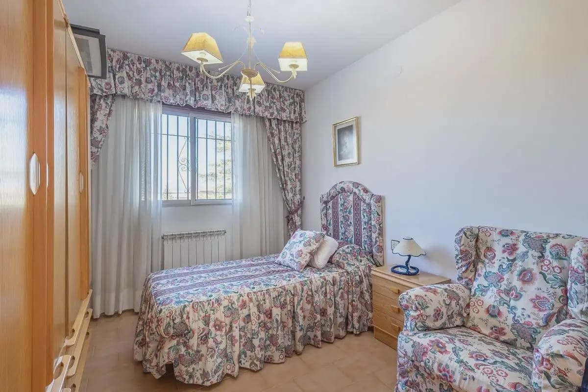 Villa for sale in Gojar with pool garage - € 410,000 (Ref: 9837402)