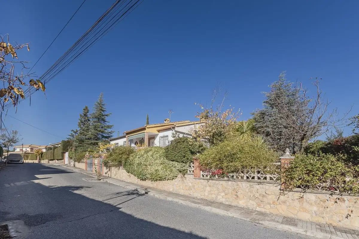 Villa for sale in Gojar with pool garage - € 410,000 (Ref: 9837402)